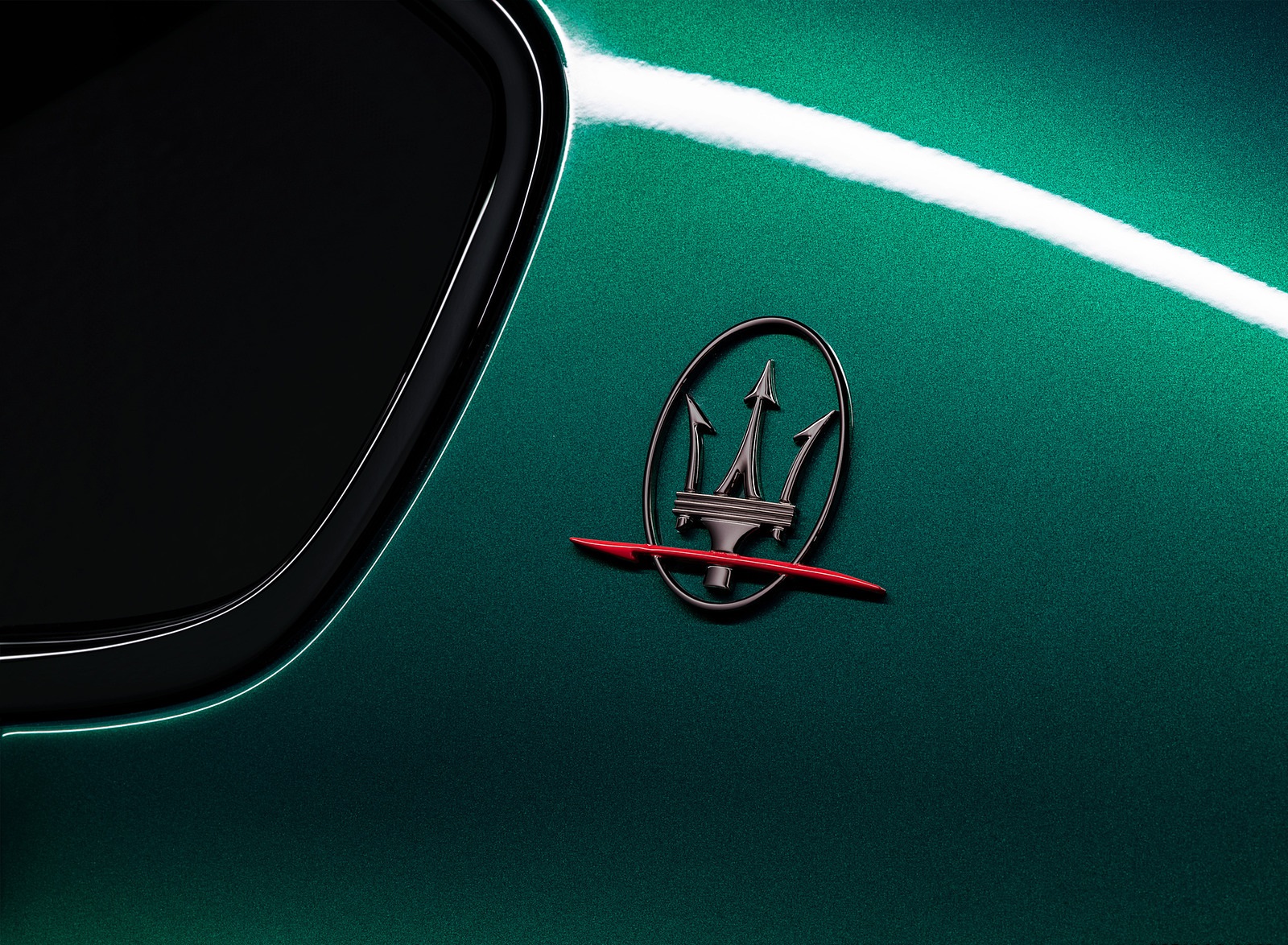 2021 Maserati Quattroporte Trofeo Badge Wallpapers #9 of 10