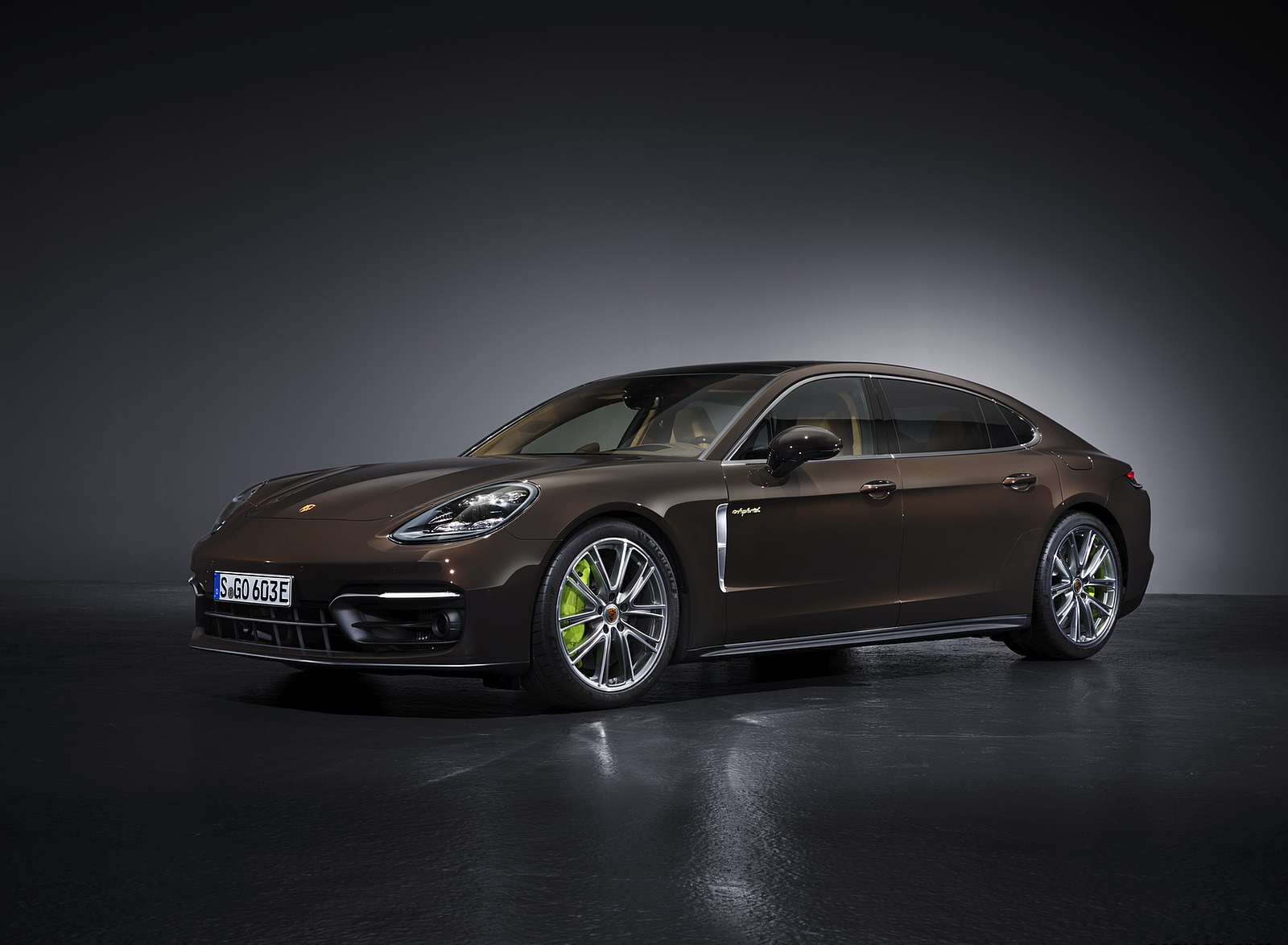 2021 Porsche Panamera 4S E-Hybrid Executive Front Three-Quarter Wallpapers (1)