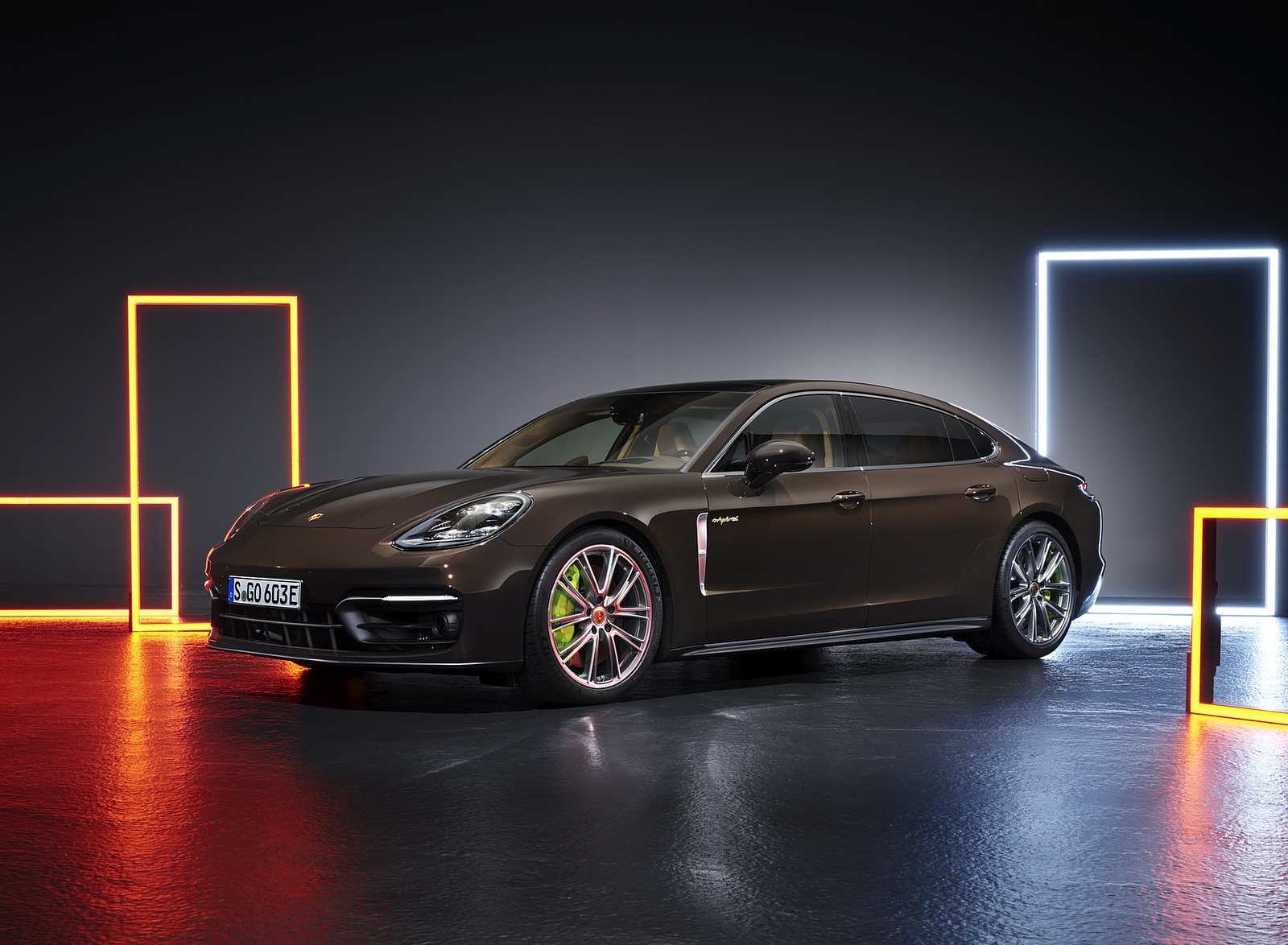 2021 Porsche Panamera 4S E-Hybrid Executive Front Three-Quarter Wallpapers #3 of 8