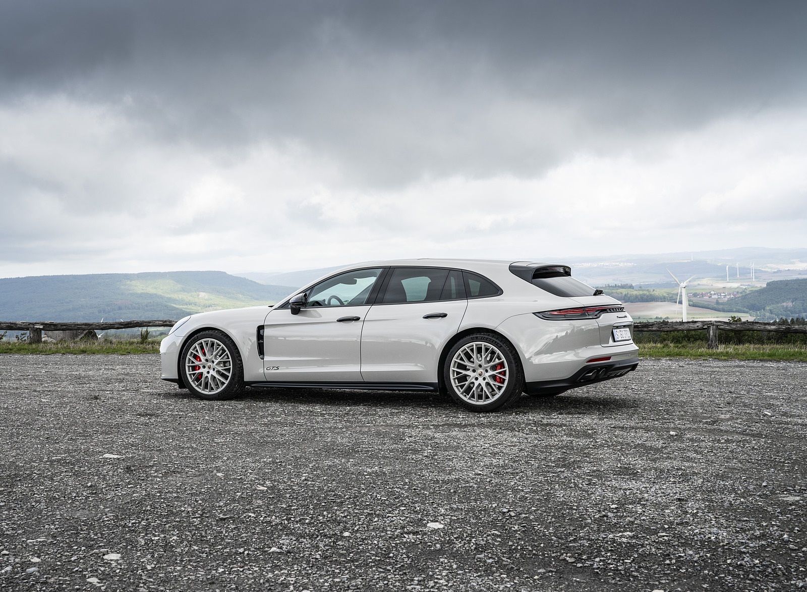 2021 Porsche Panamera GTS Sport Turismo (Color: Crayon) Side Wallpapers #38 of 64