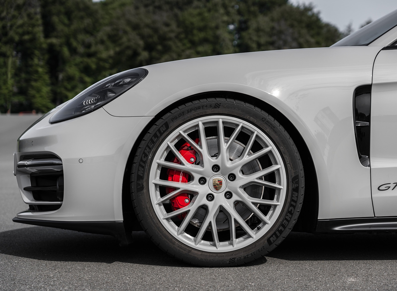 2021 Porsche Panamera GTS Sport Turismo (Color: Crayon) Wheel Wallpapers #40 of 64