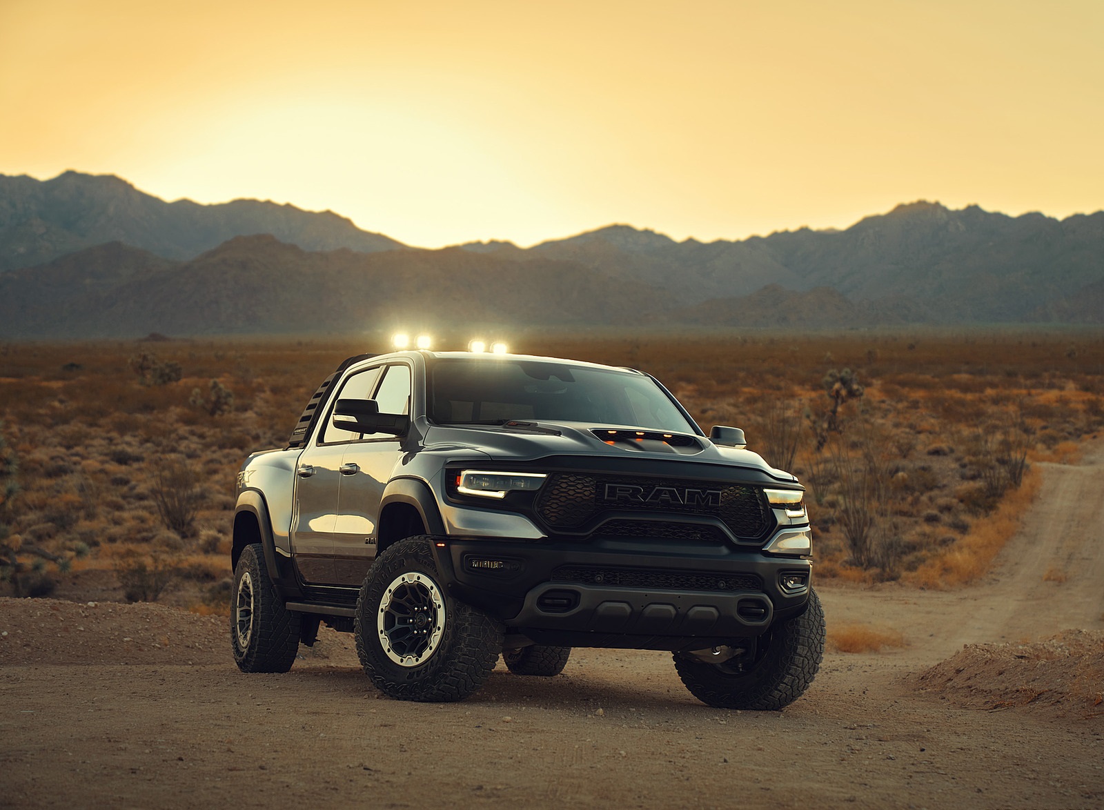 2021 Ram 1500 TRX Launch Edition Front Three-Quarter Wallpapers #14 of 31