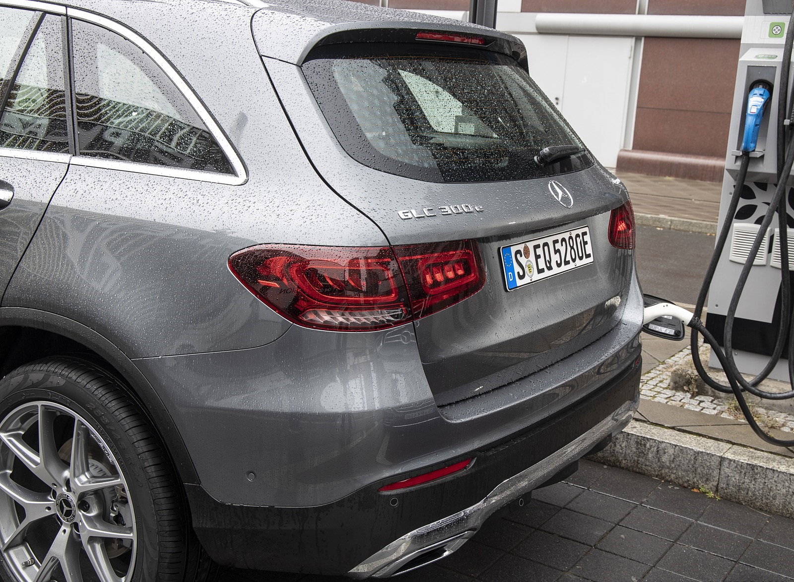 2020 Mercedes-Benz GLC 350e 4MATIC EQ Power (Color: Selenite Grey Metallic; EU-Spec) Detail Wallpapers #7 of 11