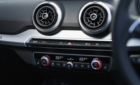 2021 Audi Q2 35 TFSI (UK-Spec) Central Console Wallpapers  450x275 (171)