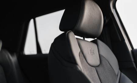 2021 Audi Q2 35 TFSI (UK-Spec) Interior Front Seats Wallpapers 450x275 (189)