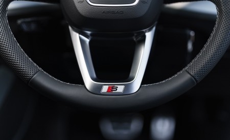 2021 Audi Q2 35 TFSI (UK-Spec) Interior Steering Wheel Wallpapers 450x275 (169)