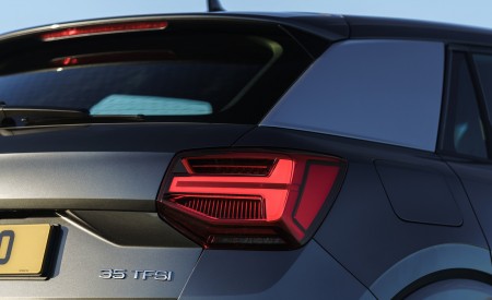 2021 Audi Q2 35 TFSI (UK-Spec) Tail Light Wallpapers  450x275 (152)