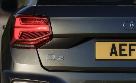 2021 Audi Q2 35 TFSI (UK-Spec) Tail Light Wallpapers 450x275 (153)