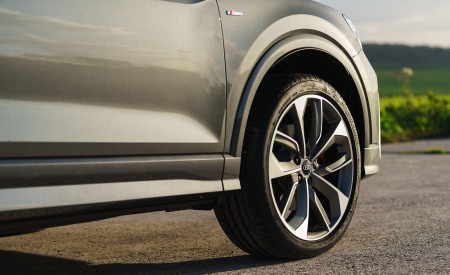 2021 Audi Q2 35 TFSI (UK-Spec) Wheel Wallpapers  450x275 (143)