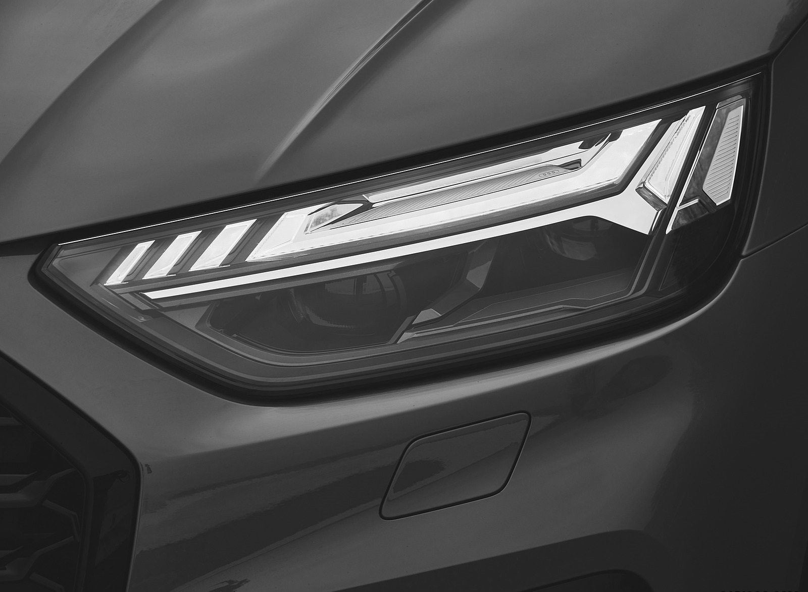 2021 Audi Q5 Sportback (Color: Daytona Grey) Headlight Wallpapers #43 of 158