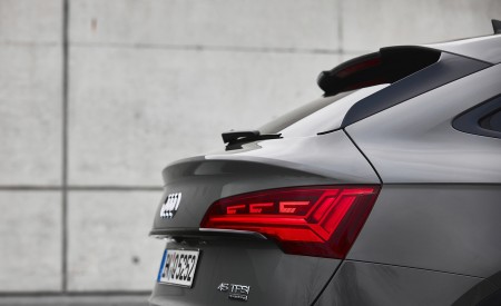 2021 Audi Q5 Sportback (Color: Daytona Grey) Tail Light Wallpapers 450x275 (40)