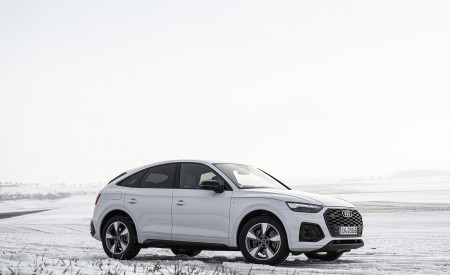 2021 Audi Q5 Sportback (Color: Glacier White) Front Three-Quarter Wallpapers  450x275 (8)