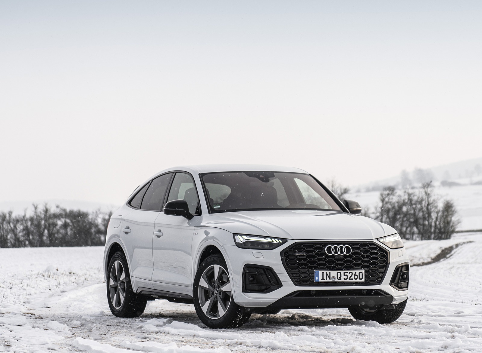 2021 Audi Q5 Sportback (Color: Glacier White) Front Three-Quarter Wallpapers  #10 of 158