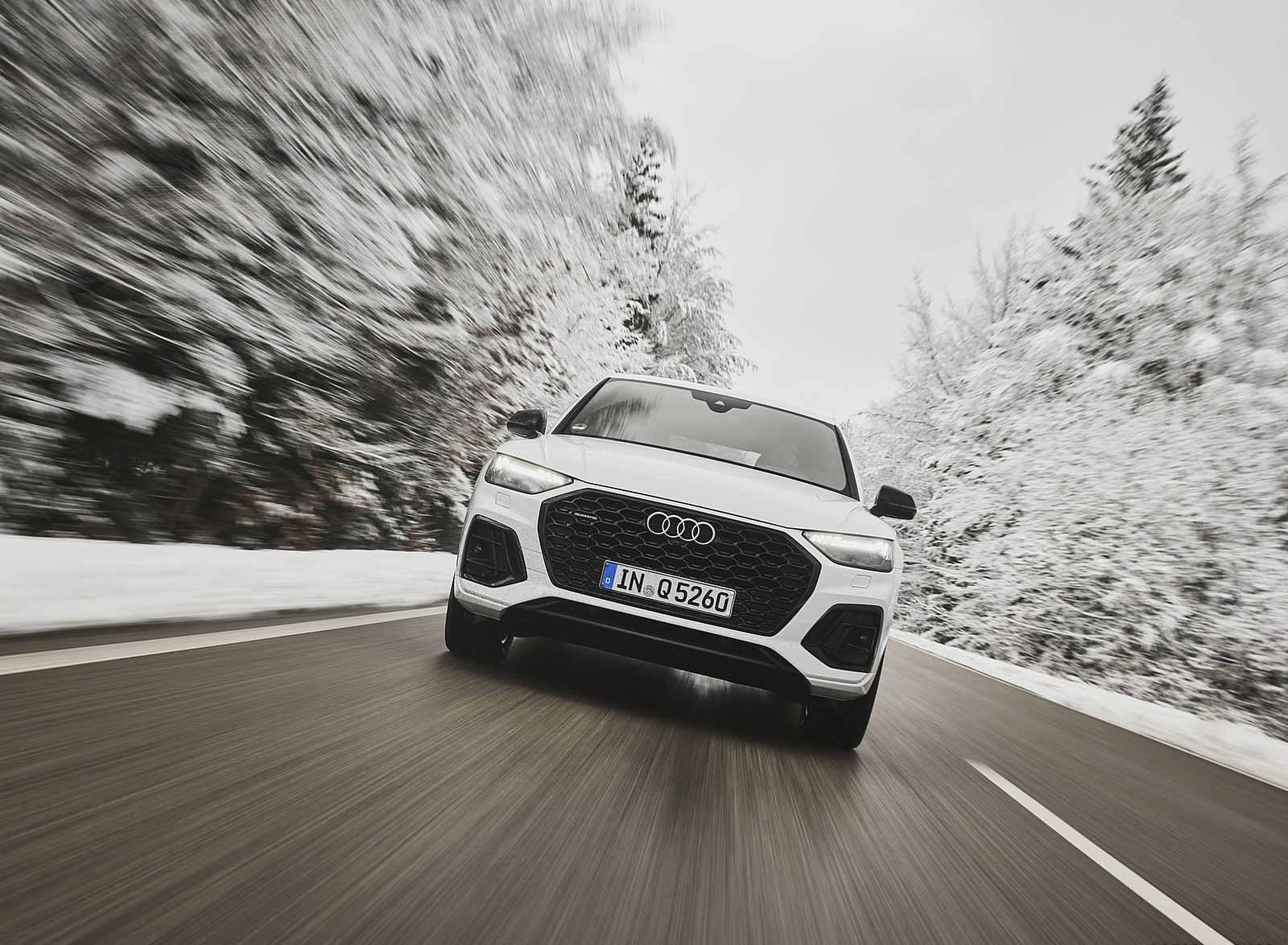 2021 Audi Q5 Sportback (Color: Glacier White) Front Wallpapers (5)