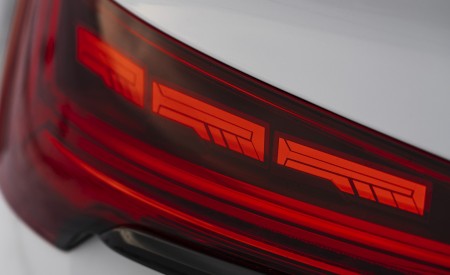 2021 Audi Q5 Sportback (Color: Glacier White) Tail Light Wallpapers  450x275 (24)