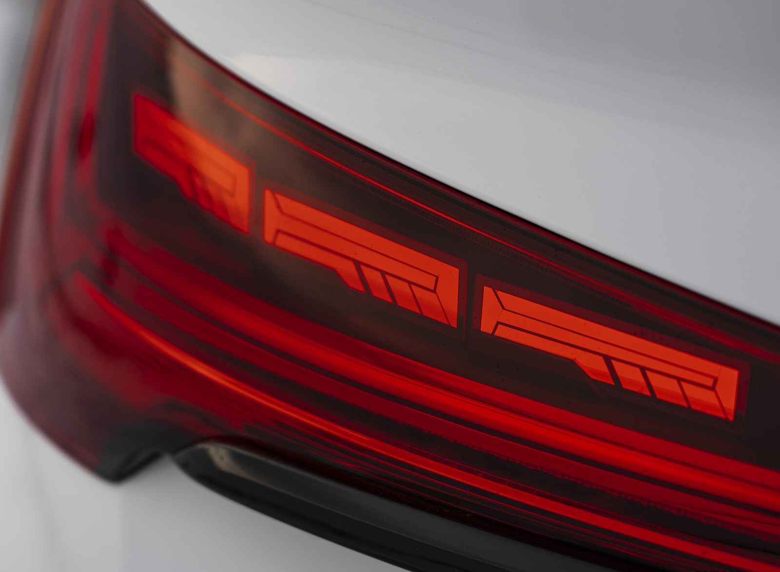 2021 Audi Q5 Sportback (Color: Glacier White) Tail Light Wallpapers  #24 of 158