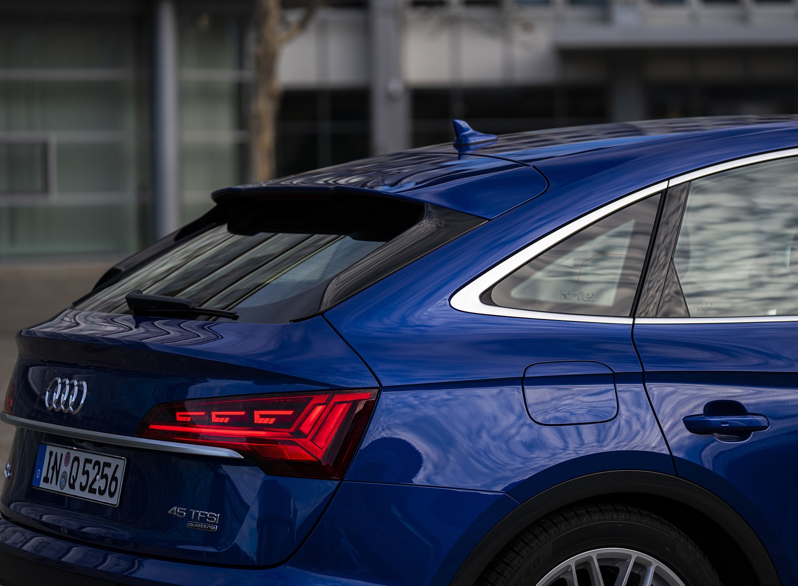2021 Audi Q5 Sportback (Color: Ultra Blue) Detail Wallpapers  #82 of 158