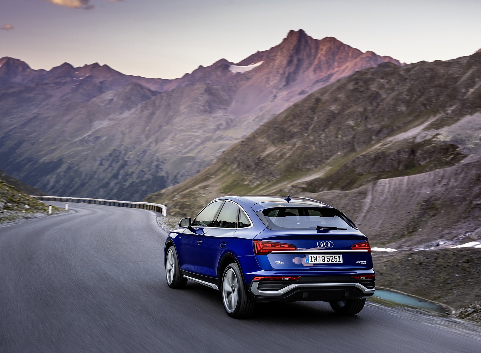 2021 Audi Q5 Sportback (Color: Ultra Blue) Rear Three-Quarter Wallpapers  #62 of 158