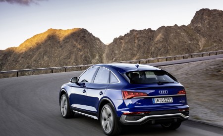 2021 Audi Q5 Sportback (Color: Ultra Blue) Rear Three-Quarter Wallpapers  450x275 (63)