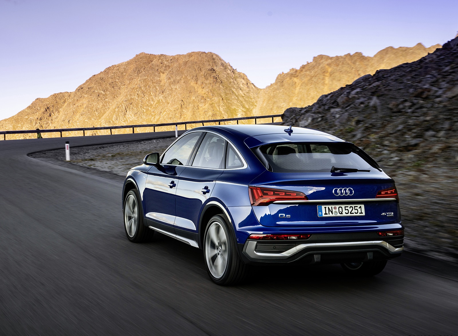 2021 Audi Q5 Sportback (Color: Ultra Blue) Rear Three-Quarter Wallpapers  #64 of 158