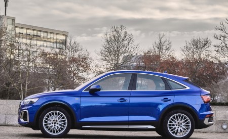 2021 Audi Q5 Sportback (Color: Ultra Blue) Side Wallpapers 450x275 (80)