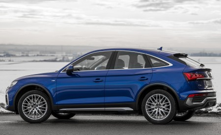 2021 Audi Q5 Sportback (Color: Ultra Blue) Side Wallpapers 450x275 (77)