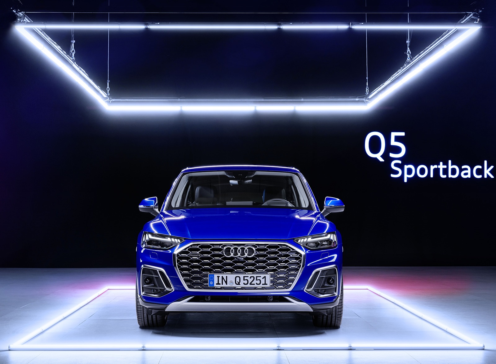 2021 Audi Q5 Sportback Front Wallpapers #136 of 158
