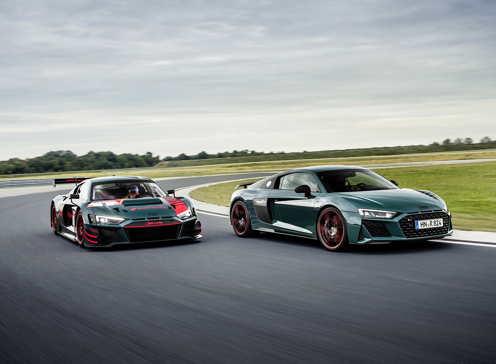 2021 Audi R8 Green Hell (Color: Tioman Green) and R8 LMS Wallpapers #19 of 46