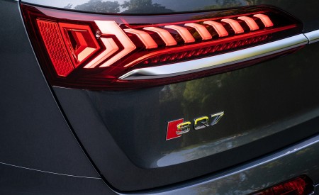 2021 Audi SQ7 (US-Spec) Tail Light Wallpapers 450x275 (15)