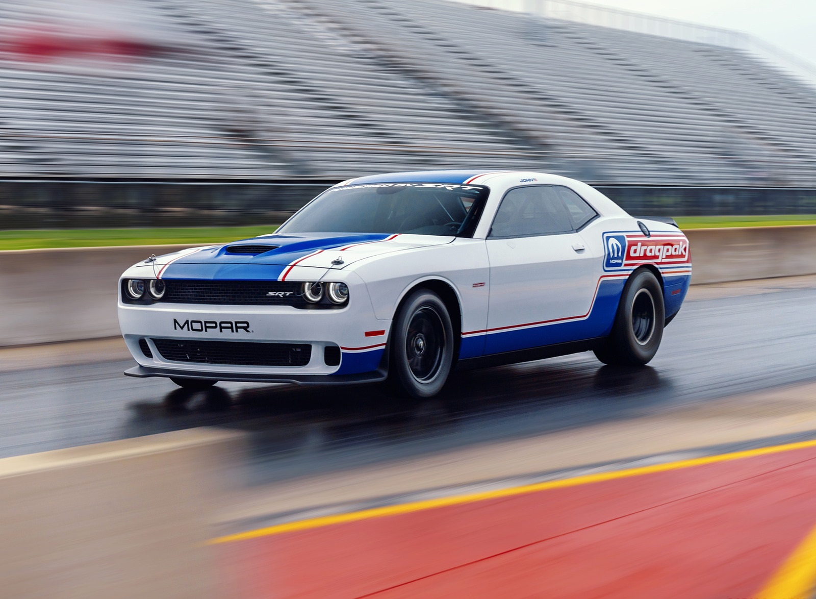 2021 Dodge Challenger Mopar Drag Pak Front Three-Quarter Wallpapers  (2)