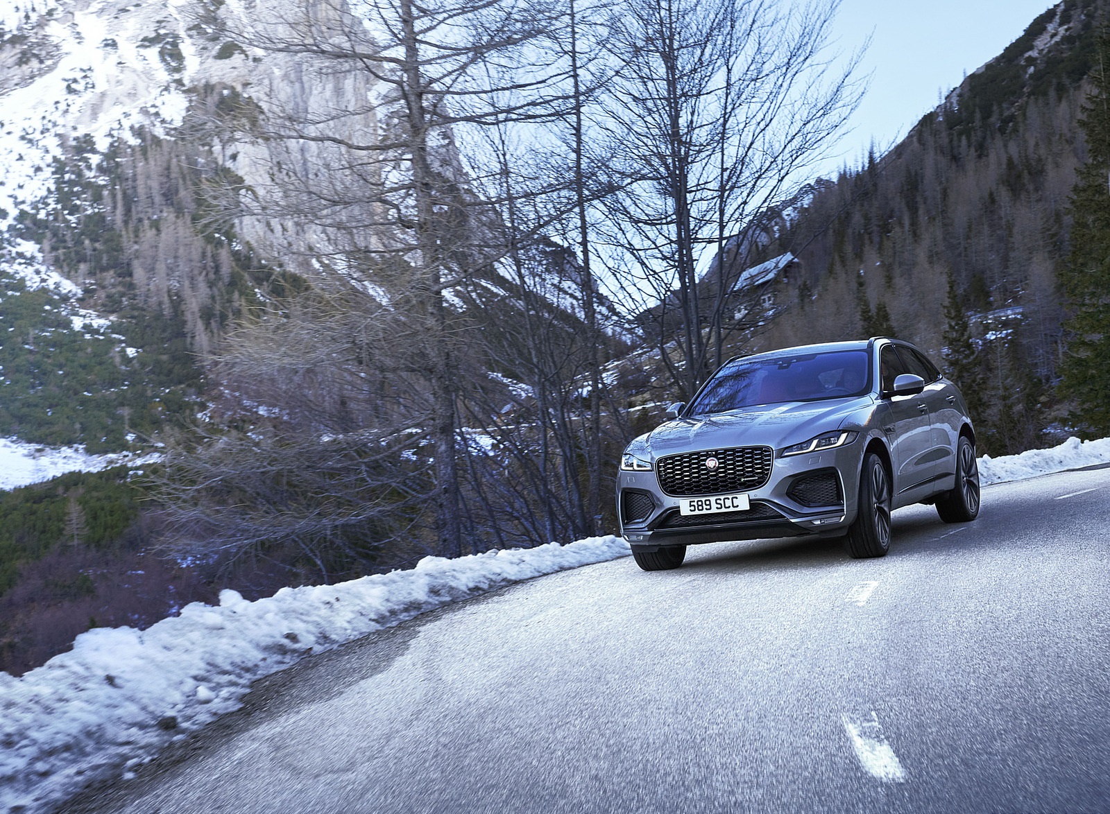 2021 Jaguar F-PACE Front Three-Quarter Wallpapers #16 of 88