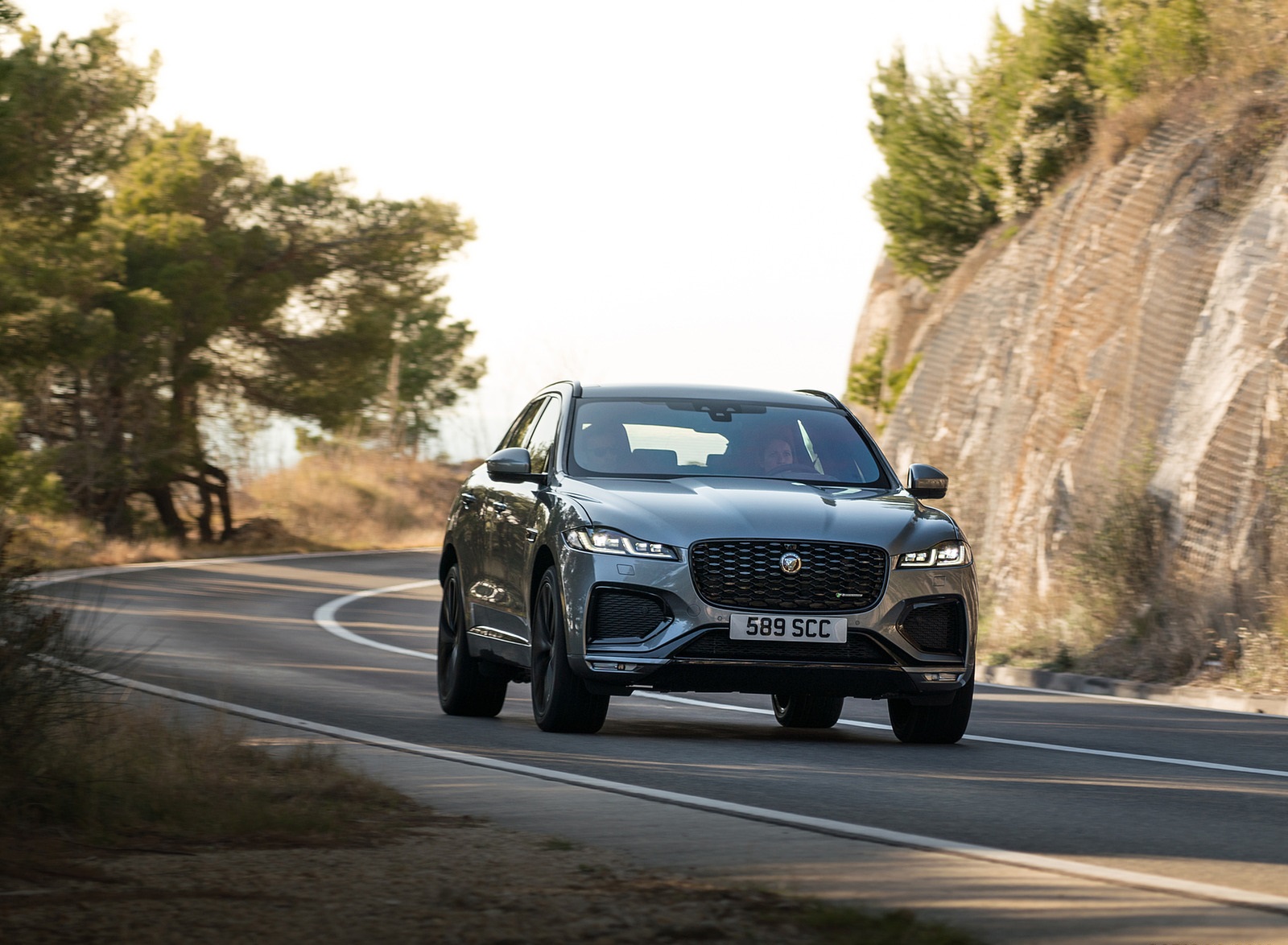 2021 Jaguar F-PACE Front Wallpapers  #4 of 88