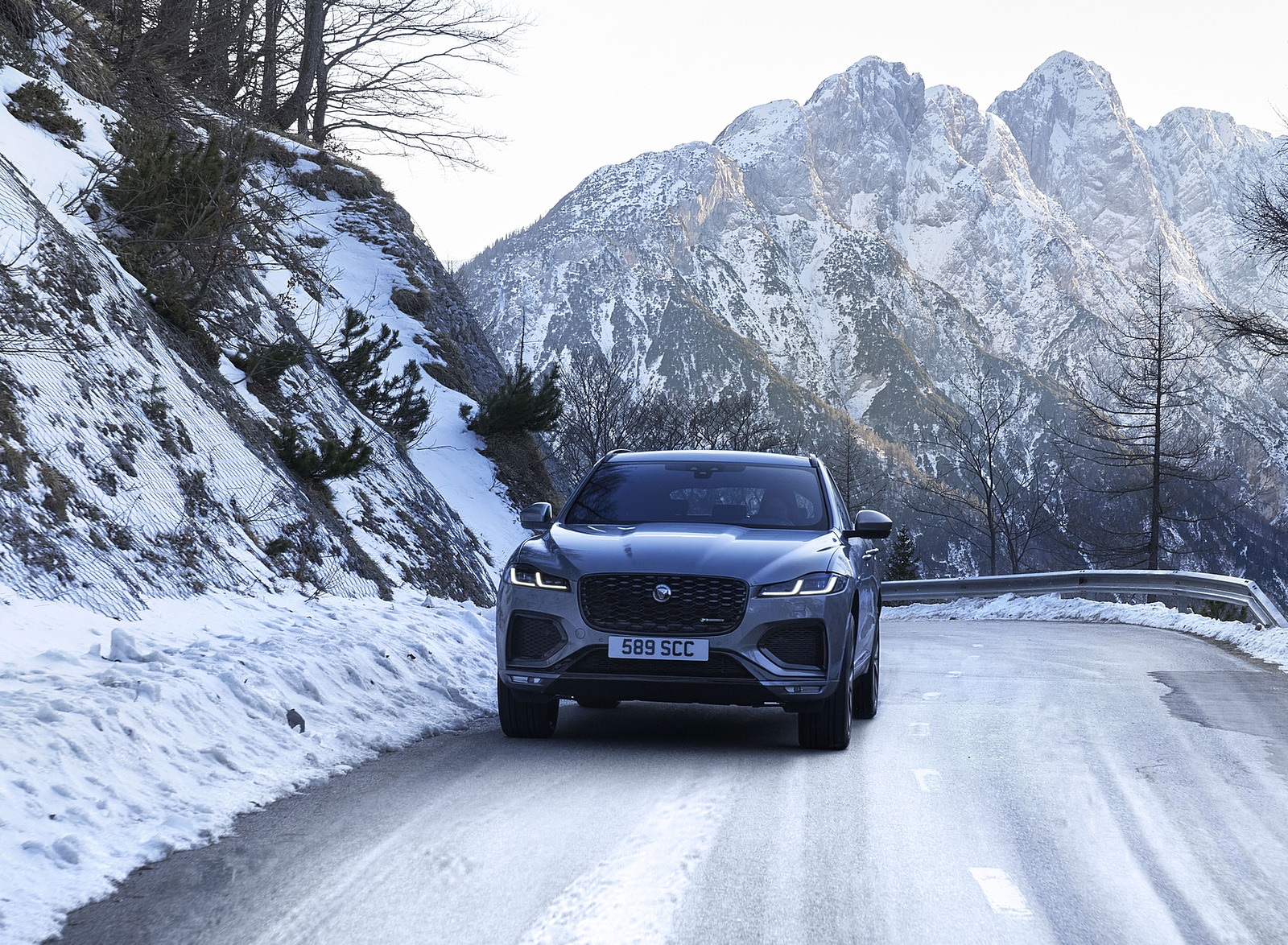 2021 Jaguar F-PACE Front Wallpapers  #20 of 88