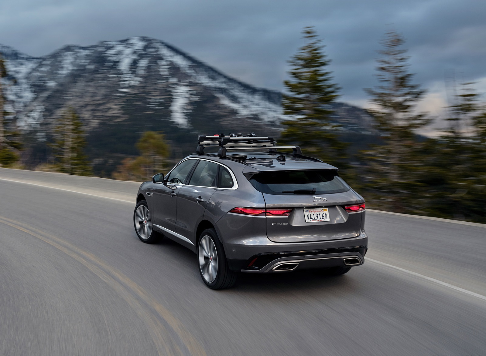 2021 Jaguar F-PACE Rear Three-Quarter Wallpapers (6)