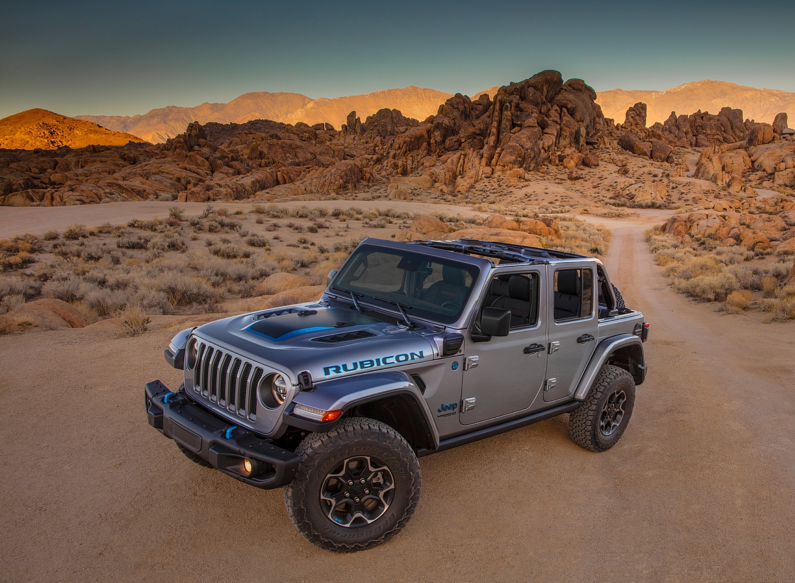 2021 Jeep Wrangler 4xe Plug-In Hybrid Front Three-Quarter Wallpapers  #18 of 62