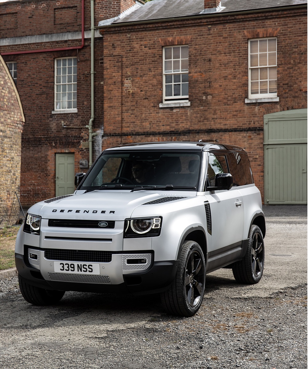 2021 Land Rover Defender 90 Front Three-Quarter Wallpapers  #25 of 51
