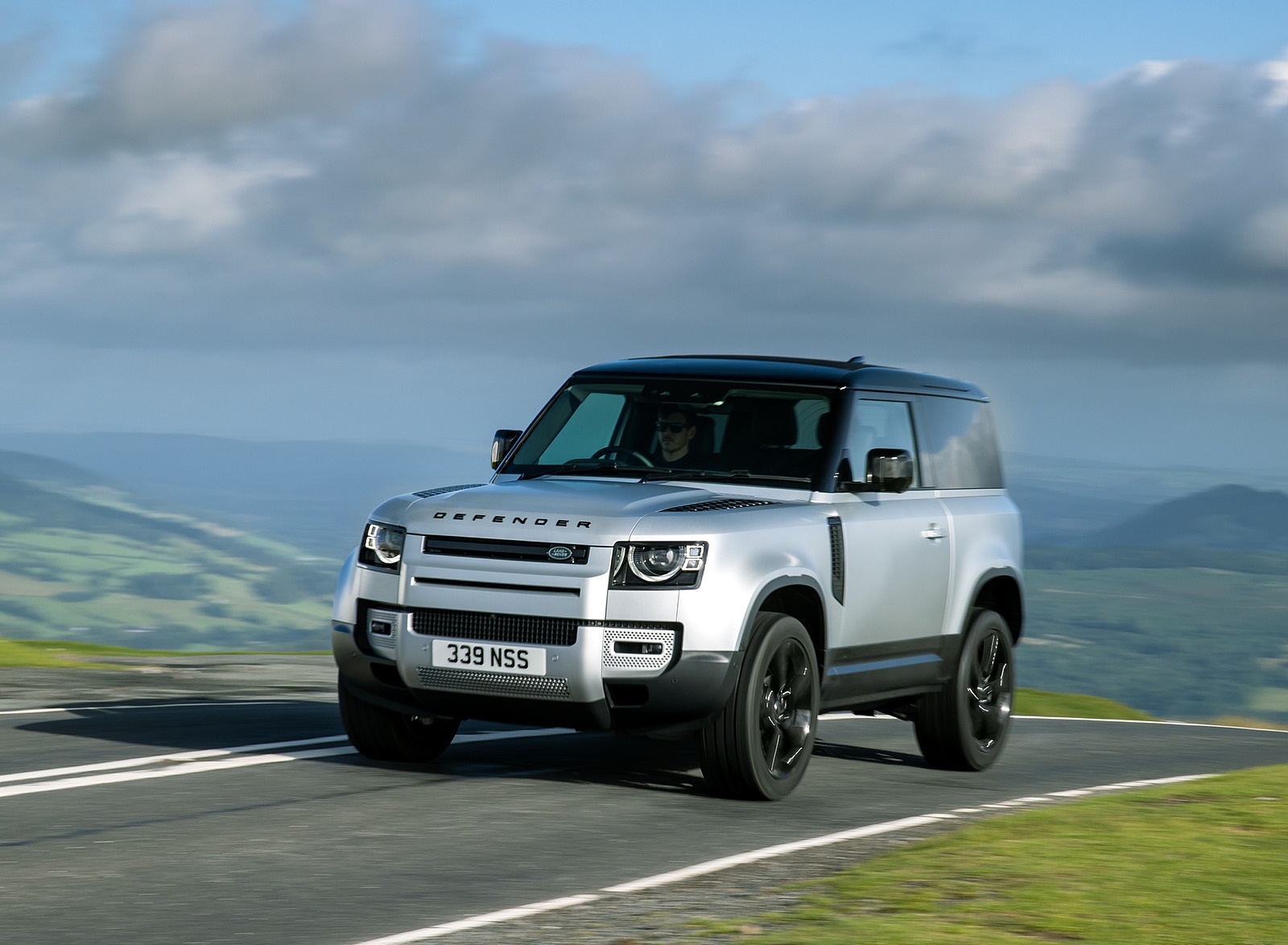 2021 Land Rover Defender 90 Front Three-Quarter Wallpapers #3 of 51