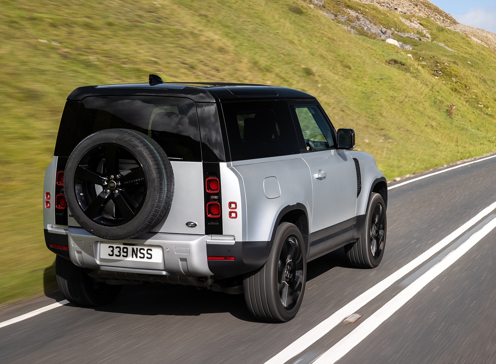 2021 Land Rover Defender 90 Rear Three-Quarter Wallpapers (2)