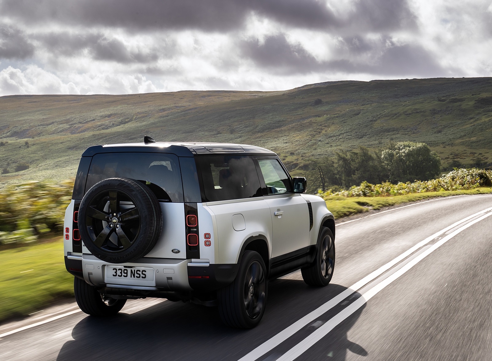 2021 Land Rover Defender 90 Rear Three-Quarter Wallpapers (7)