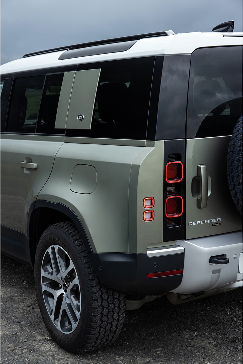 2021 Land Rover Defender Plug-In Hybrid Detail Wallpapers  #26 of 31