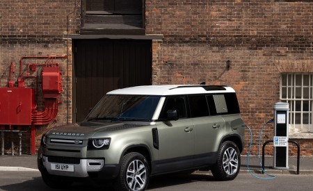 2021 Land Rover Defender Plug-In Hybrid Front Three-Quarter Wallpapers 450x275 (21)