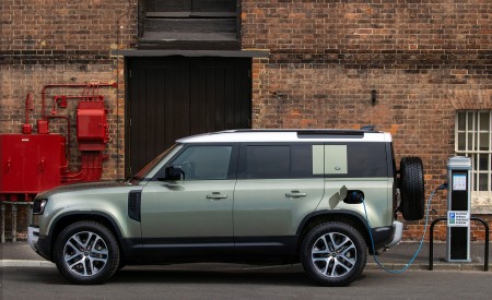 2021 Land Rover Defender Plug-In Hybrid Side Wallpapers 450x275 (25)