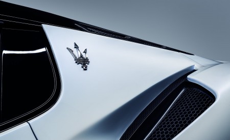 2021 Maserati MC20 Badge Wallpapers 450x275 (107)