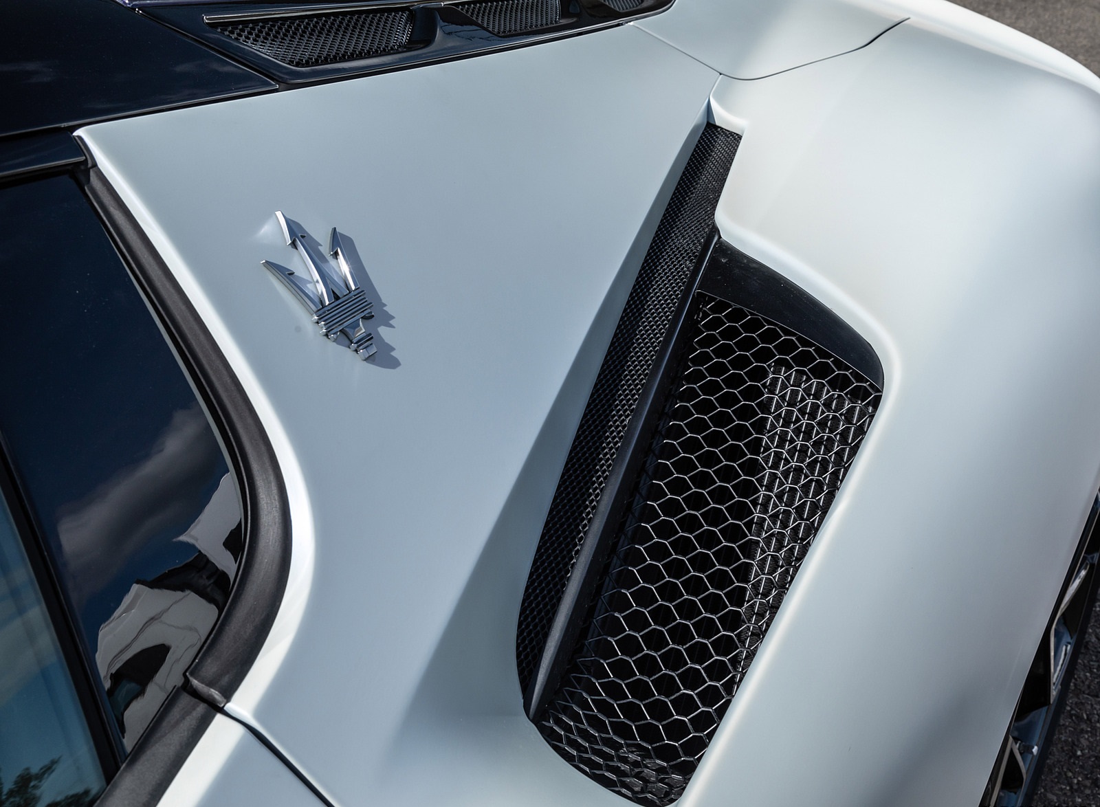 2021 Maserati MC20 (Color: Bianco Audace) Side Vent Wallpapers #78 of 158