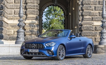 2021 Mercedes-AMG E 53 4MATIC+ Cabriolet (Color: Magno Brilliant Blue) Front Three-Quarter Wallpapers 450x275 (75)