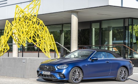 2021 Mercedes-AMG E 53 4MATIC+ Cabriolet (Color: Magno Brilliant Blue) Front Three-Quarter Wallpapers 450x275 (69)