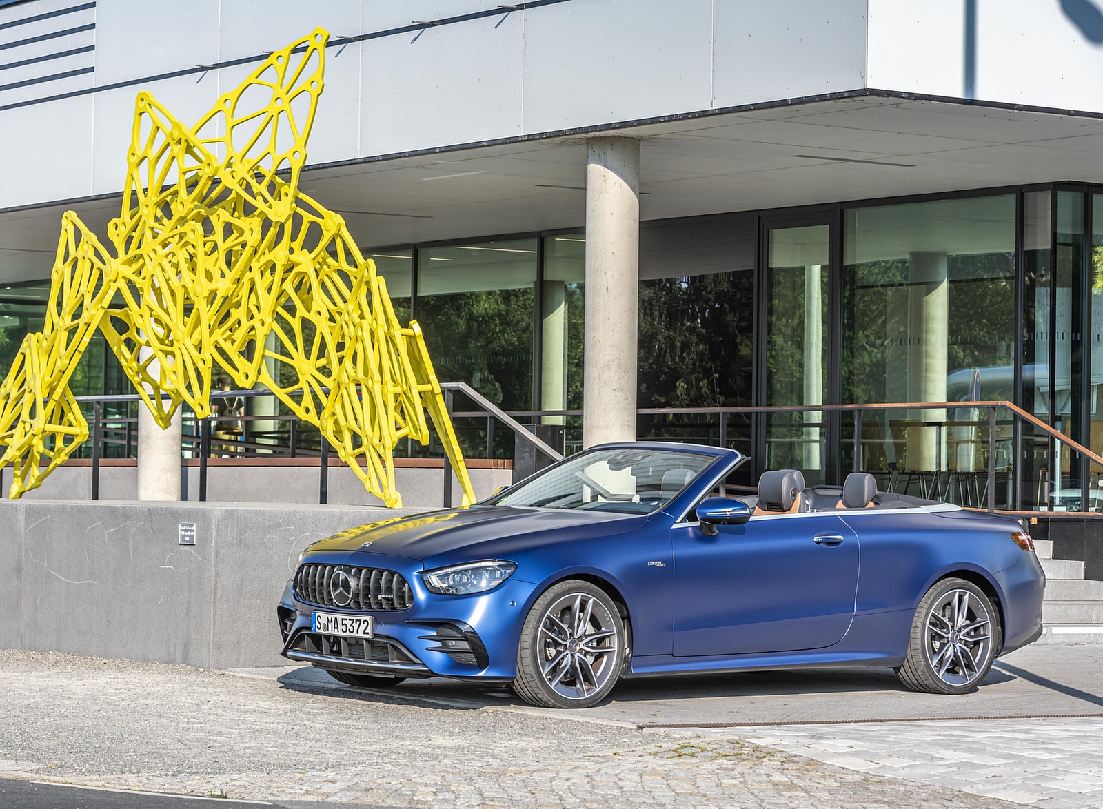 2021 Mercedes-AMG E 53 4MATIC+ Cabriolet (Color: Magno Brilliant Blue) Front Three-Quarter Wallpapers #70 of 152