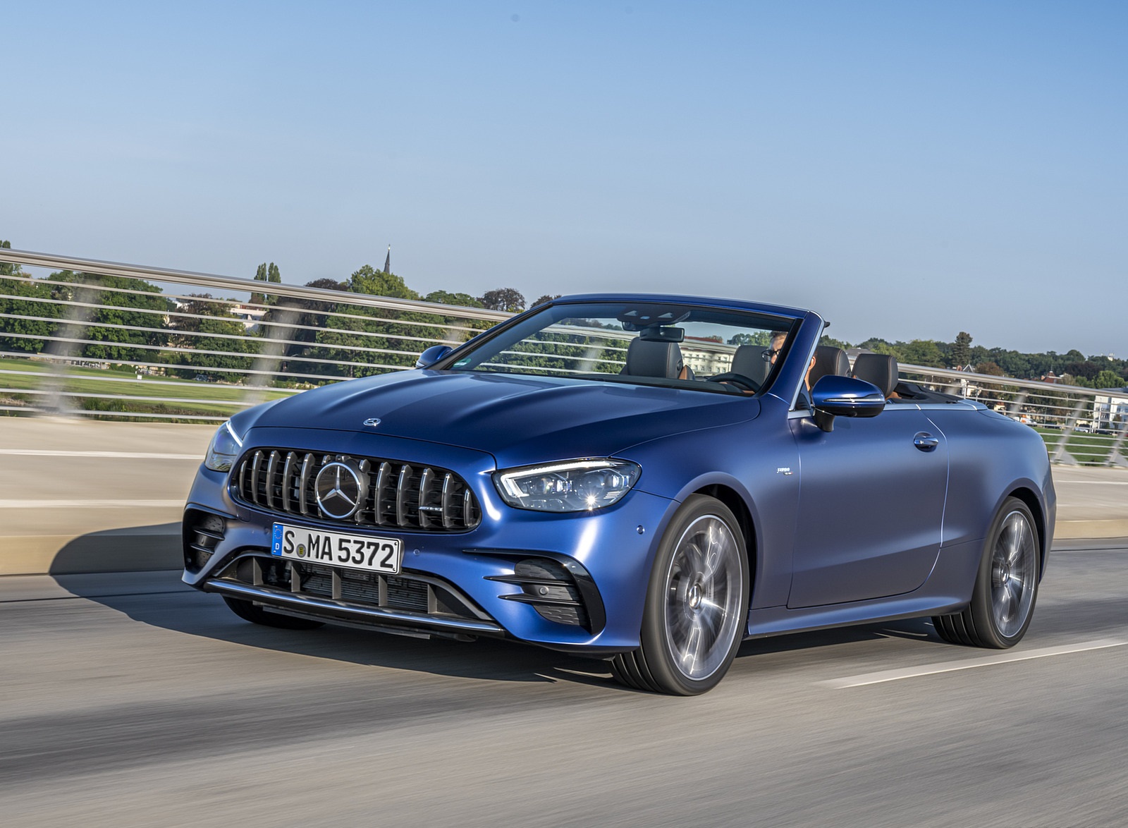 2021 Mercedes-AMG E 53 4MATIC+ Cabriolet (Color: Magno Brilliant Blue) Front Three-Quarter Wallpapers #59 of 152