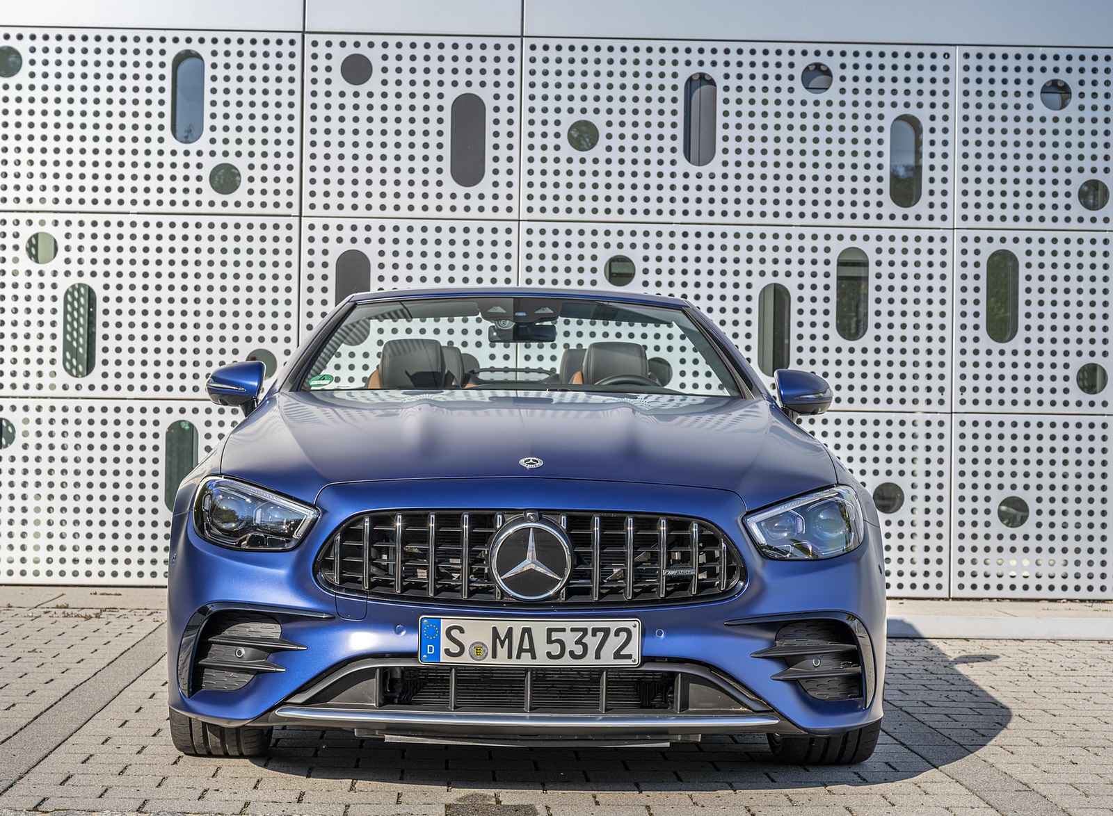 2021 Mercedes-AMG E 53 4MATIC+ Cabriolet (Color: Magno Brilliant Blue) Front Wallpapers #106 of 152