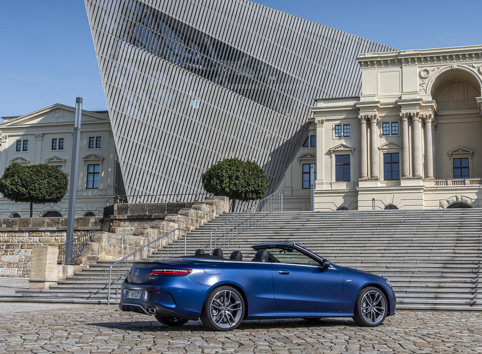 2021 Mercedes-AMG E 53 4MATIC+ Cabriolet (Color: Magno Brilliant Blue) Side Wallpapers #88 of 152